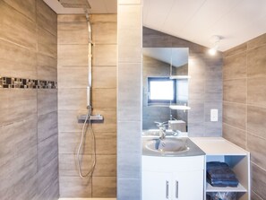 House | Bathroom - Serene Holiday Home in Han-sur-lesse With Garden (Rochefort)