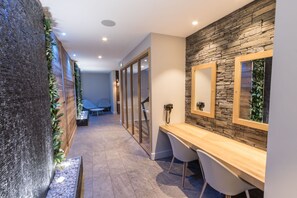 Interior - Luxury Chalet with Pool (Bourg Saint Maurice)