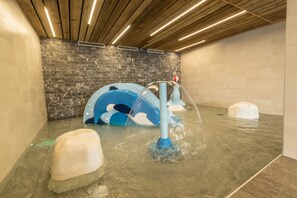 Children’s area - Luxury Chalet with Pool (Bourg Saint Maurice)