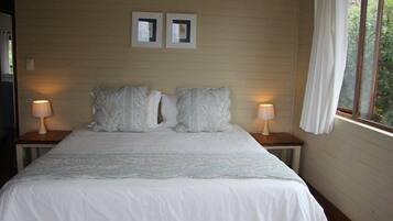 House | 7 bedrooms, iron/ironing board, bed sheets