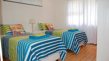 4 bedrooms, iron/ironing board