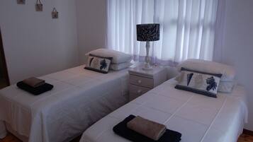 Nhà | 4 phòng ngủ, bàn ủi/dụng cụ ủi quần áo