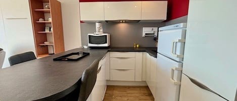 Kühlschrank, Ofen, Herdplatte, Geschirrspüler