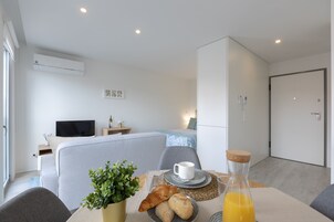 Design Studio | In-room dining