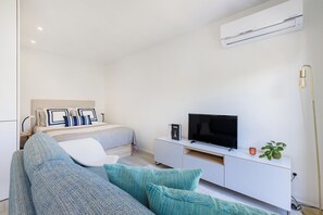 Studio Eksekutif, 1 Tempat Tidur Double, Bebas Asap Rokok | Area keluarga | TV layar datar