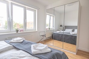 Ameublement personnalisé, espace de travail pour ordinateur portable