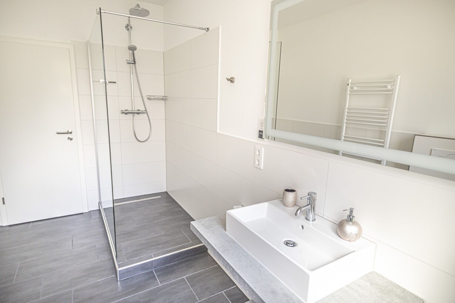 Family Apartment | Bathroom | Hair dryer, towels, soap, toilet paper