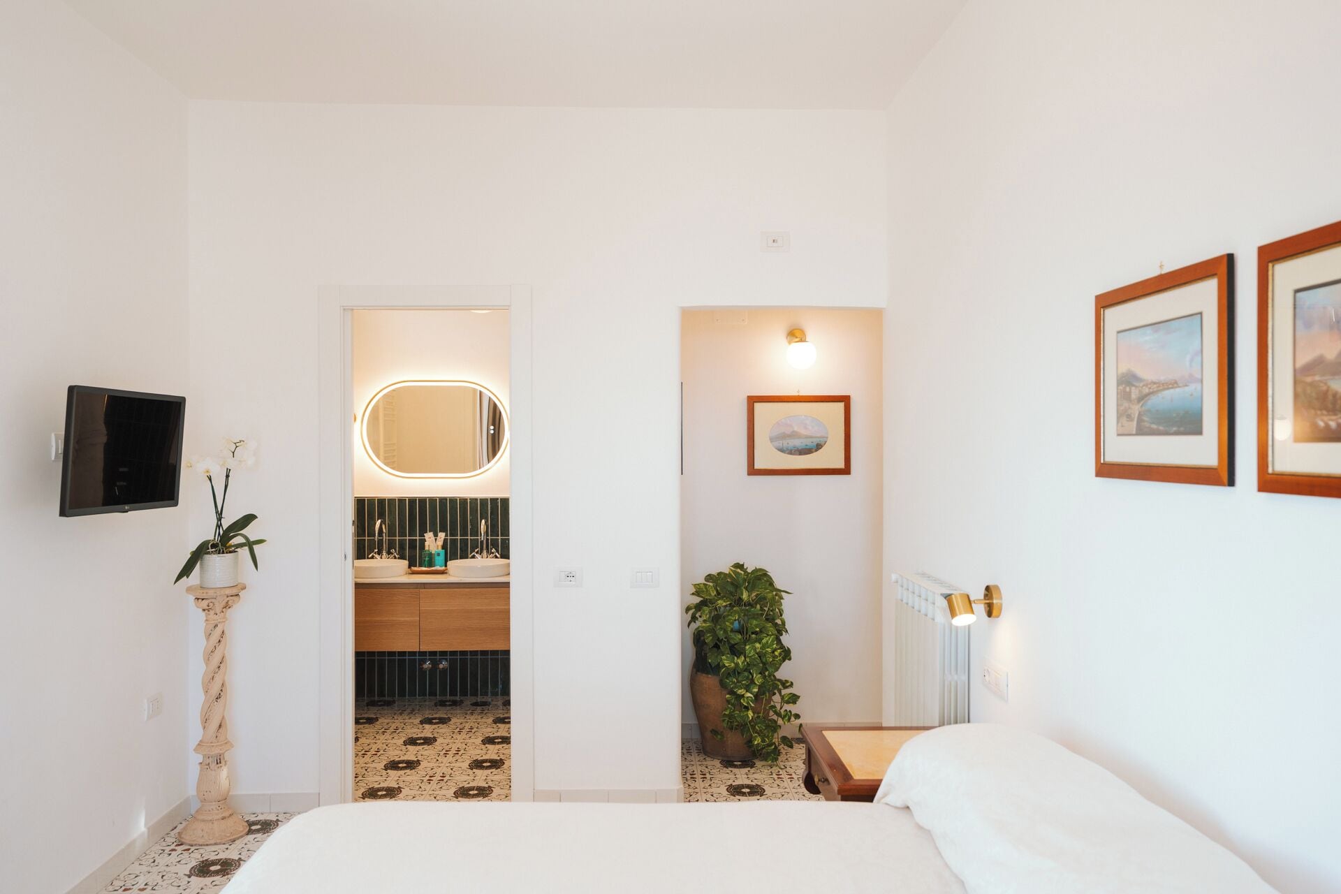 Deluxe-Zimmer | Minibar, Zimmersafe, Schreibtisch, Verdunkelungsvorhänge