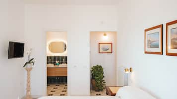 Deluxe-Zimmer | Minibar, Zimmersafe, Schreibtisch, Verdunkelungsvorhänge