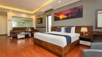 Suite | 1 bedroom, desk, iron/ironing board, free WiFi