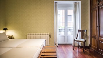 Standard Twin Room | Cribs/infant beds, free WiFi, bed sheets