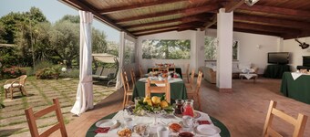 B&BCasaconsalvo, country house  vicino al mare ,al centro delle 2 costiere     