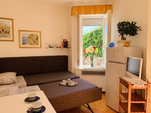 1 makuuhuone, silitysrauta/-lauta, Wi-Fi, vuodevaatteet