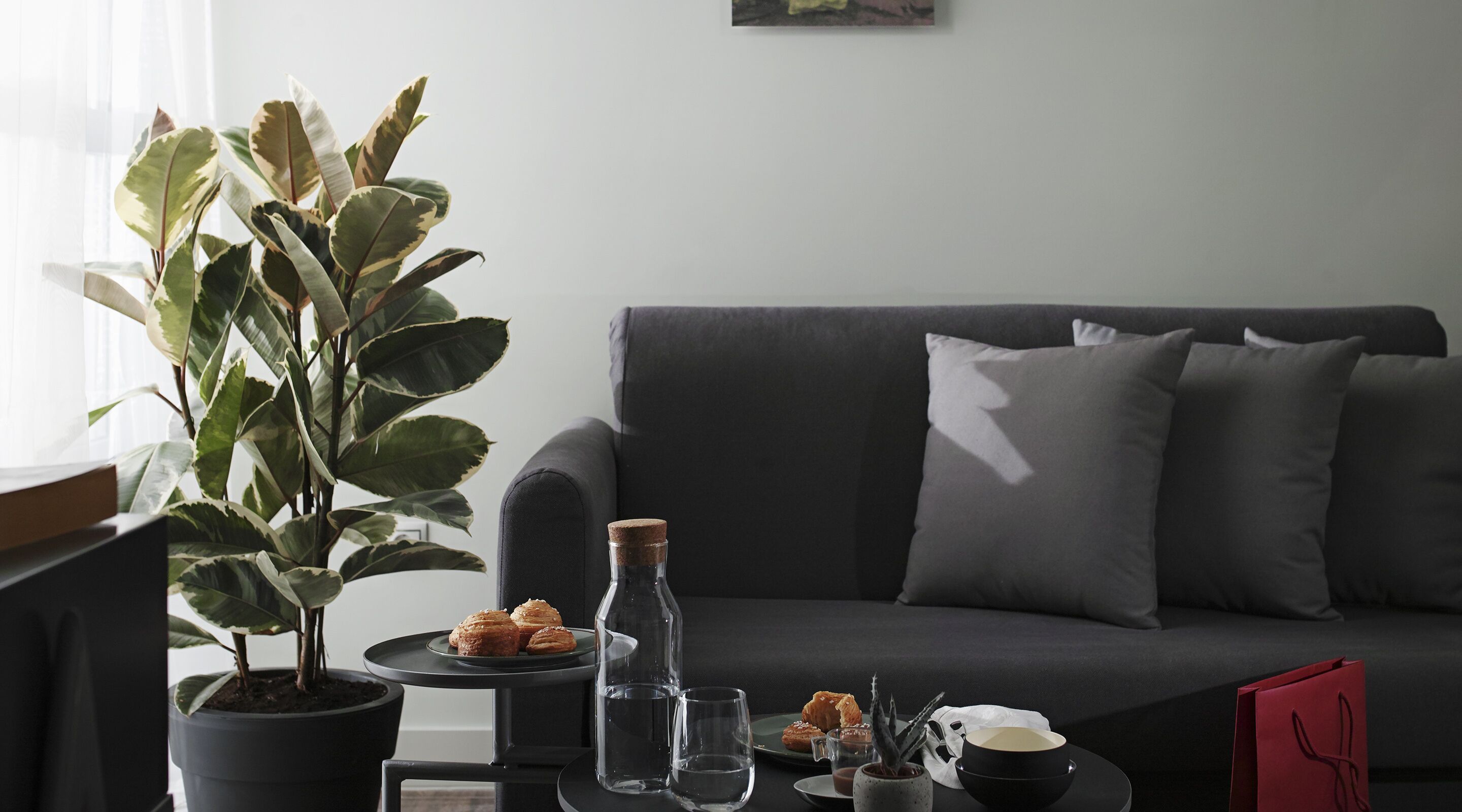 junior suite | living room | flat-screen tv