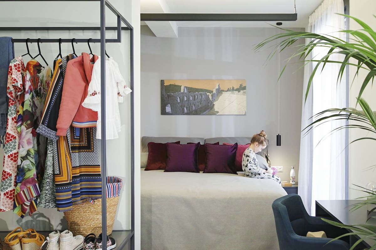 1 bedroom, Egyptian cotton sheets, premium bedding, down duvets