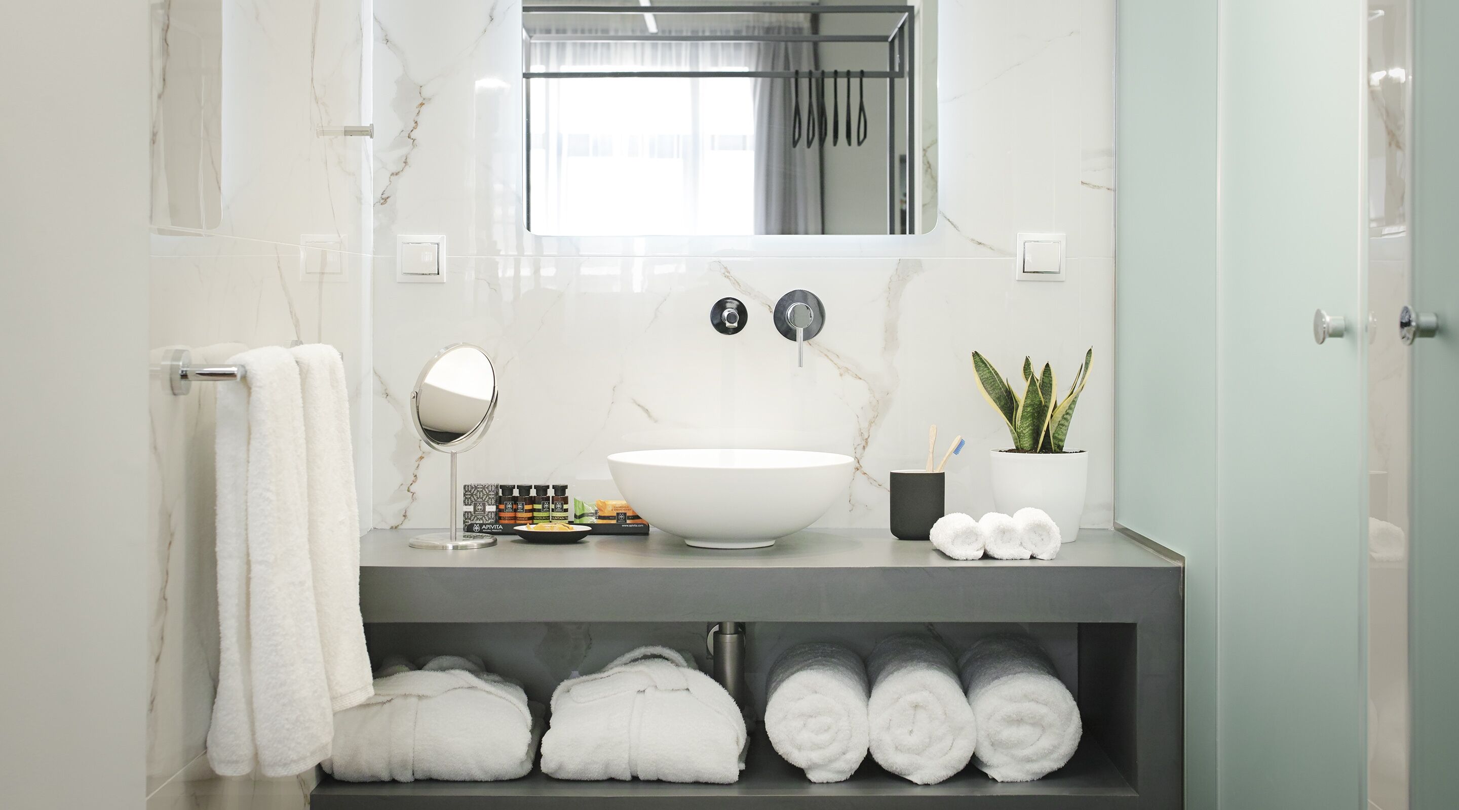 junior suite | bathroom sink