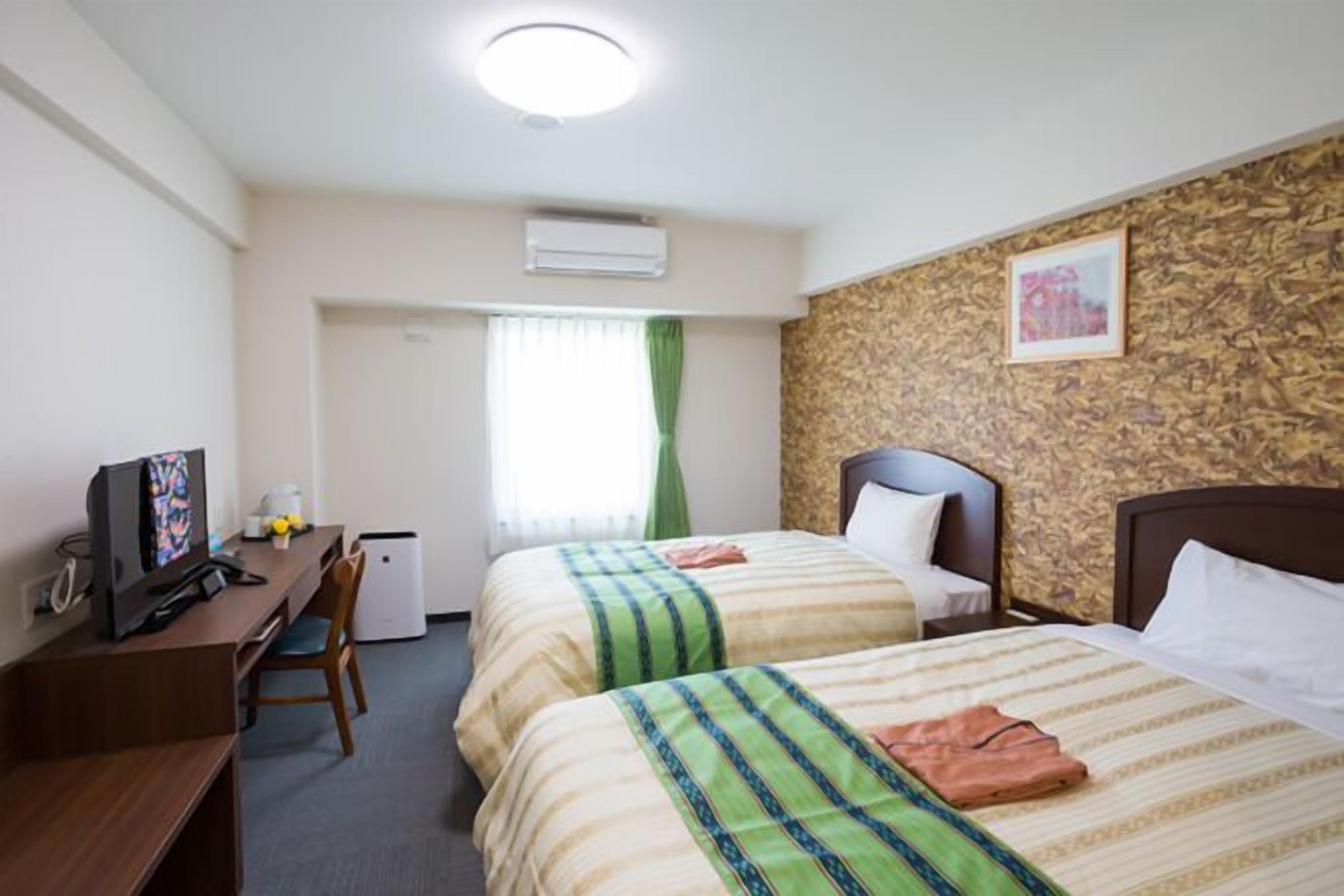 遮光窗簾/窗簾、熨斗/熨衫板、免費 Wi-Fi、床單