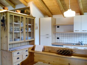 Interior - Nice apartment for 9 guests with WIFI, TV and pets allowed (Bellamonte)