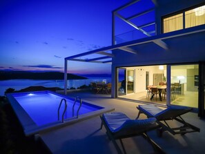 Outdoor dining - Wonderful private villa for 8 guests with A/C, WIFI, private pool, TV and terrace (Solin)