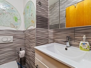 Apartment | Bathroom