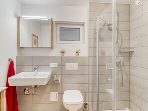 Bathroom - Elegant Apartment in Freiburg near Forest (Freiburg im Breisgau)