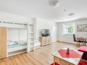Room - Elegant Apartment in Freiburg near Forest (Freiburg im Breisgau)