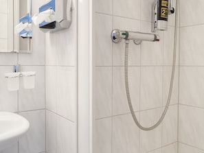Villa | Bathroom | Shower - Spacious Holiday Home in Schmallenberg near Ski Area (Schmallenberg)