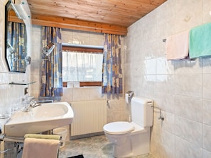 Apartment | Bathroom - Enticing Apartment in Zellberg With Fireplace (Zellberg)