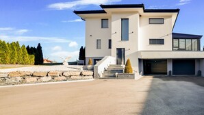 Exterior - Spacious Holiday Home in Maria Saal with Hot Tub (Maria Saal)