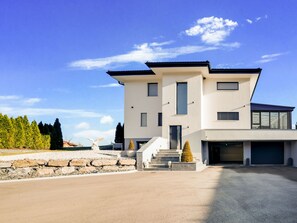 Exterior - Spacious Holiday Home in Maria Saal with Hot Tub (Maria Saal)