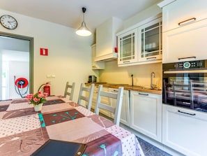 Cottage | Private kitchen