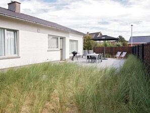 Exterior - Enticing Holiday Home in Middelkerke near Sea (Middelkerke)