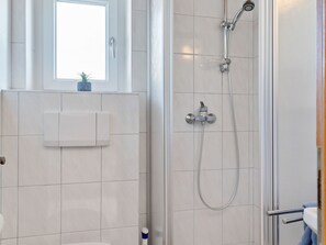 Apartment | Badezimmer | Dusche, Handtücher