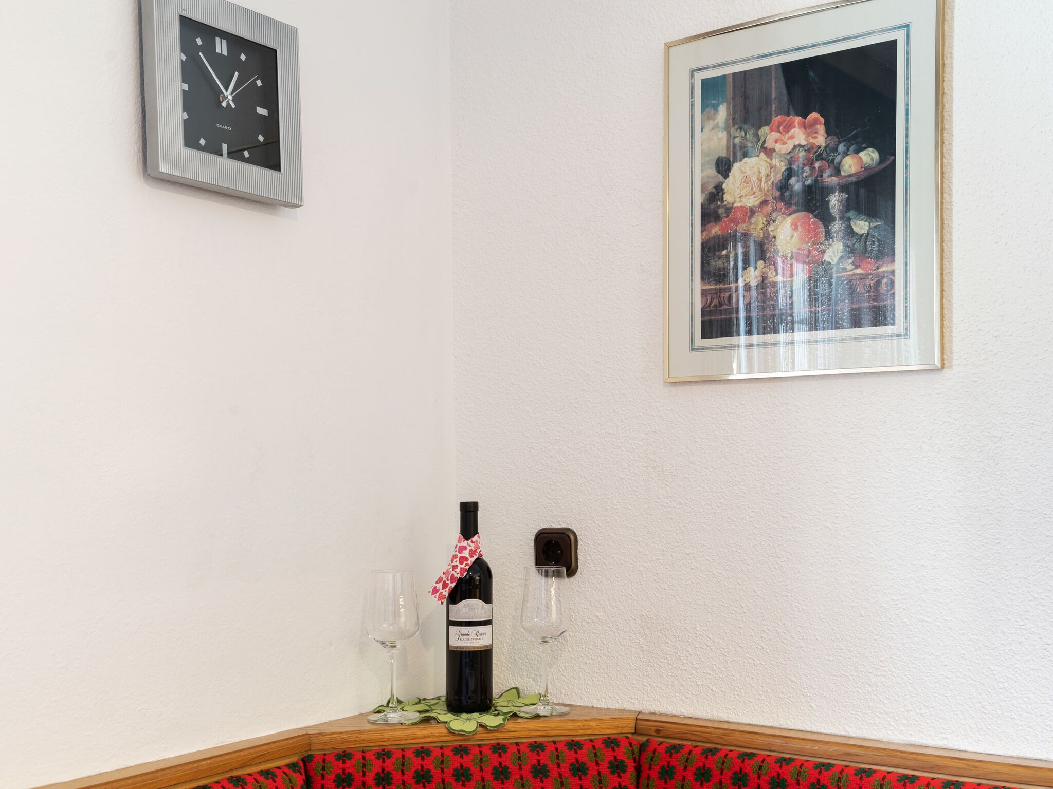 1 Schlafzimmer, Babybetten, individuell eingerichtet, Bettwäsche