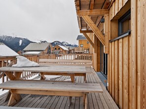 Balcony - Deluxe Holiday Home in Hohentauern with Hot Tub (Hohentauern)