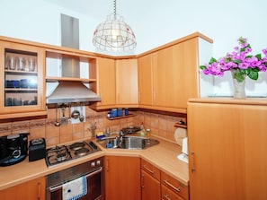 Apartment | Private kitchen | Fridge, oven, coffee/tea maker