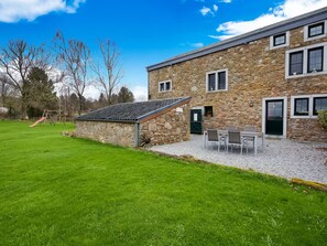 Exterior - Spacious Holiday Home in La Reid With Terrace and Garden (Theux)