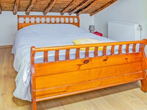 Stuga | 2 sovrum, unika möbler och sängkläder