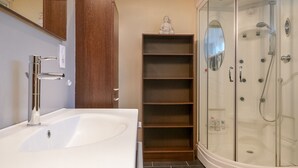 Apartment | Badezimmer