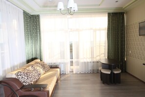 Coffres-forts dans les chambres, bureau, rideaux occultants