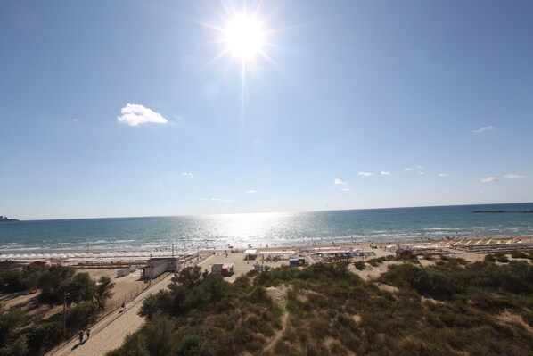 Beach/ocean view - Hotel Luna (Anapa)