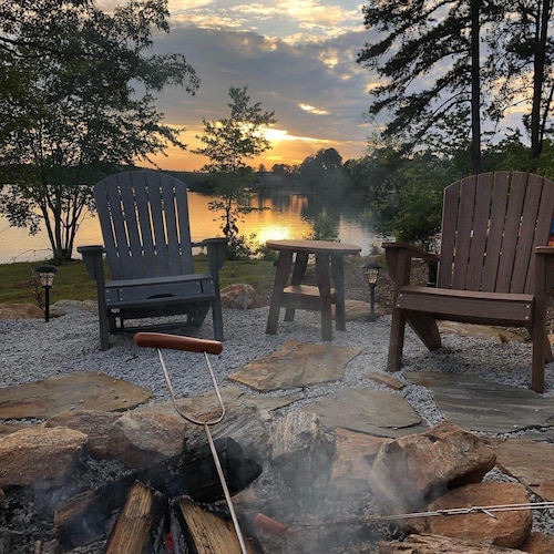 Clean, Modern, Lake Keowee Retreat Near Clemson