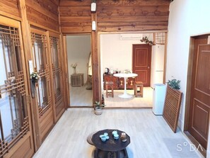Front of property - Bukchon Sarangbang (Seoul)