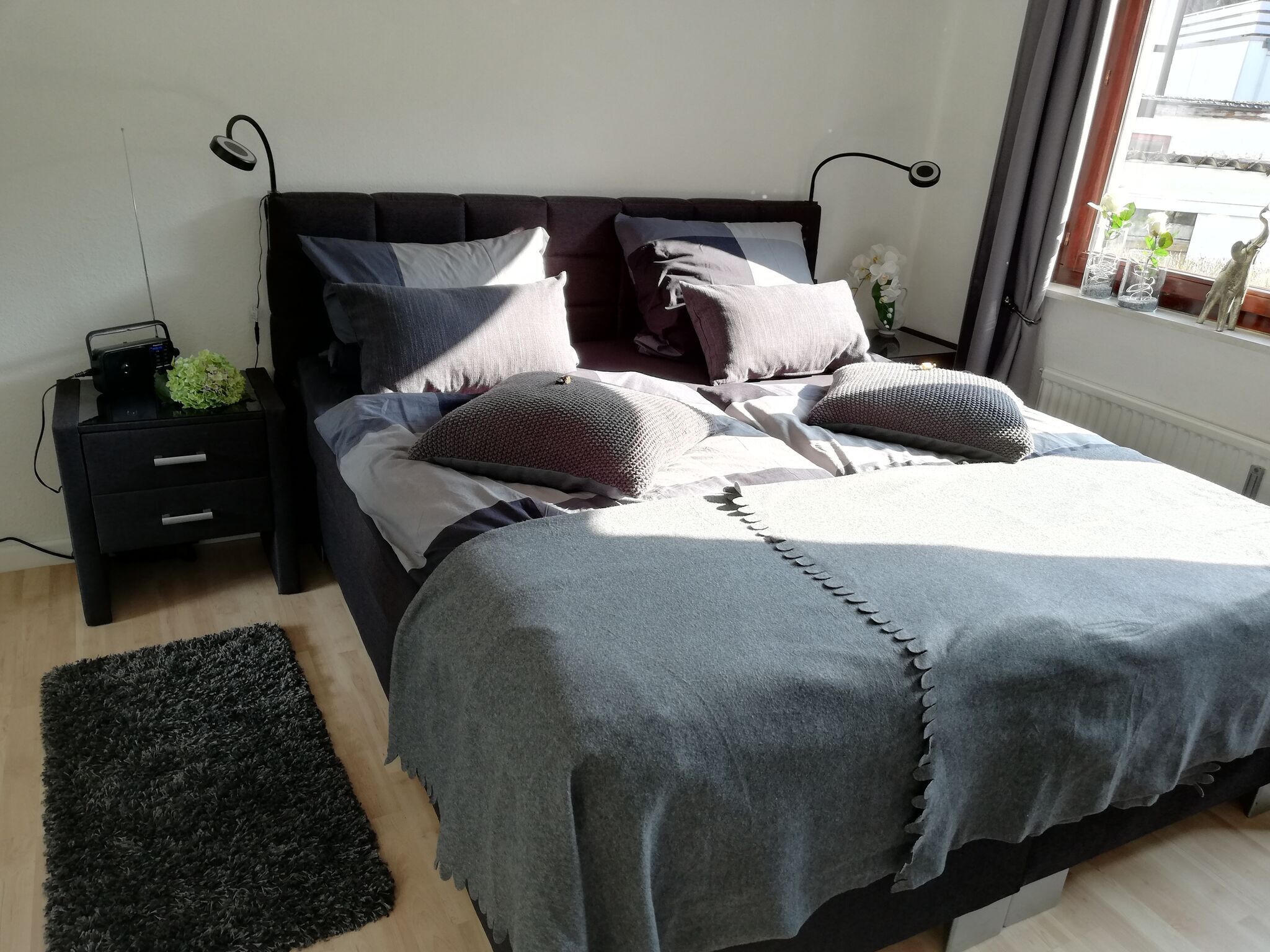 1 Schlafzimmer, individuell eingerichtet