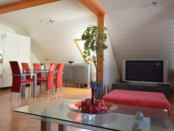 House | Dining - Lovely Holiday Home in Veldenz near Mosel River (Veldenz)