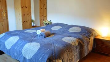 House | 3 bedrooms, bed sheets