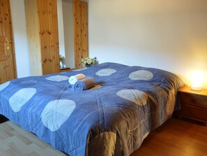 House | 3 bedrooms, bed sheets - Lovely Holiday Home in Veldenz near Mosel River (Veldenz)