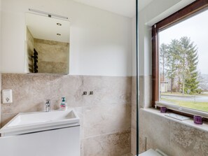 Apartment | Badezimmer | Dusche