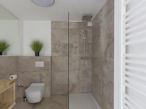 Apartment | Bathroom - Alluring Holiday Home in Winterberg near Skiing (Winterberg)