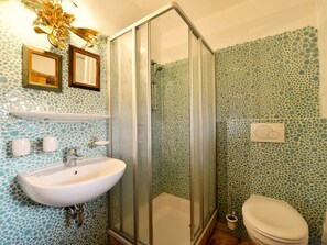 House | Bathroom - Traditional Apartment in Altreichenau near Forest (Neureichenau)